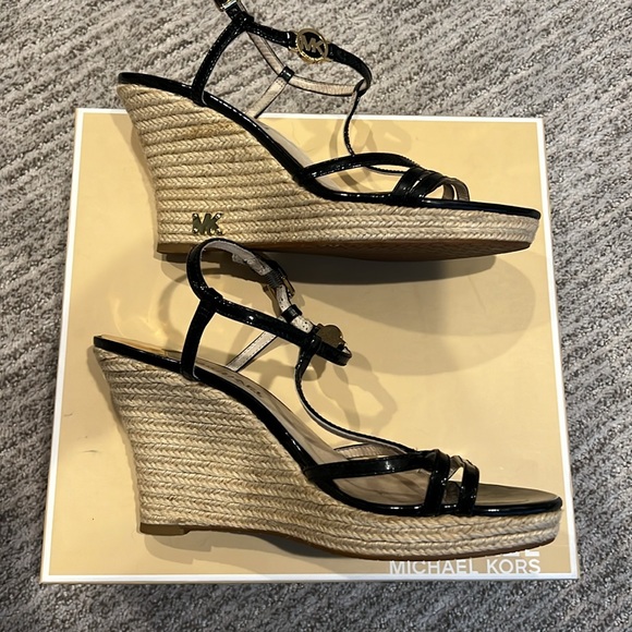 Michael Kors Sandals - Picture 5 of 7